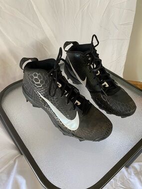 Nike Black & White Hex-Pattern Soccer Cleats